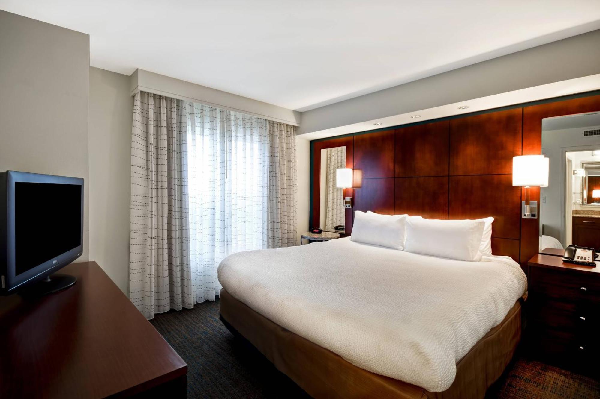 By Marriott Hotel 3*